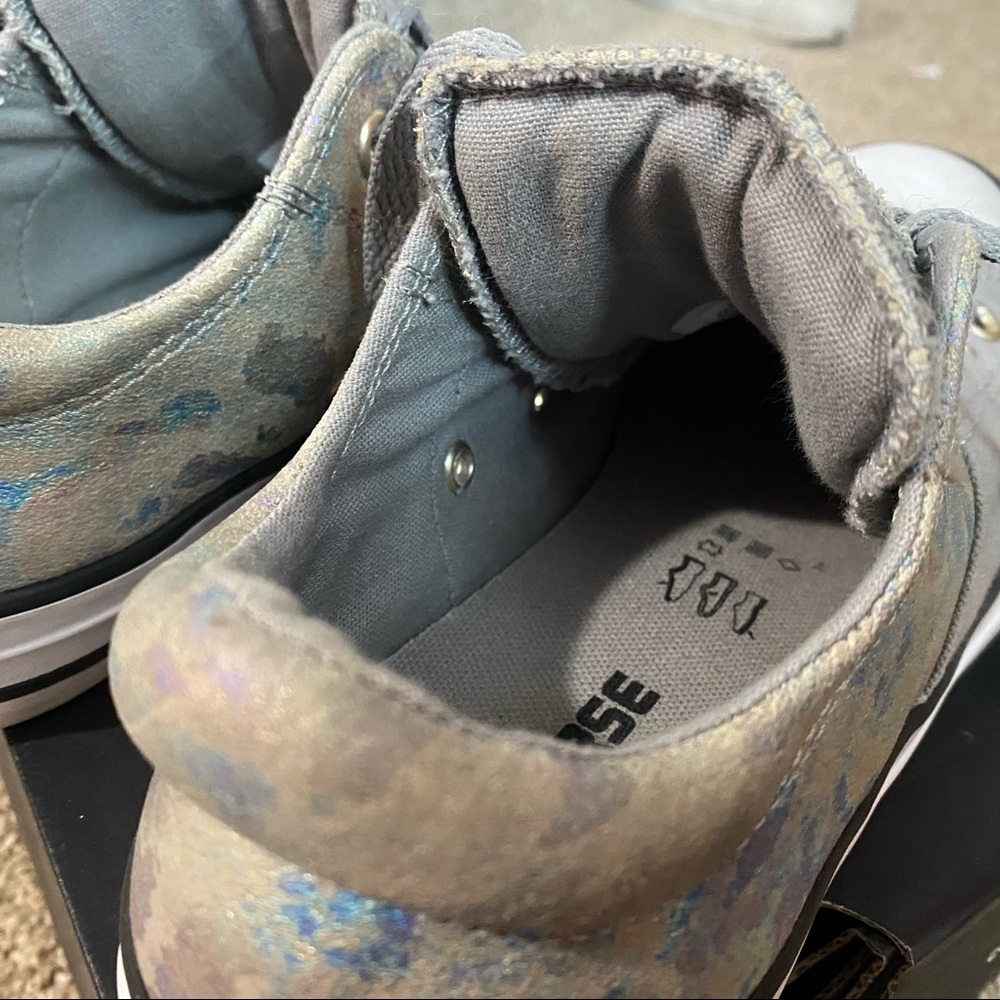 Converse - Picture 5 of 11